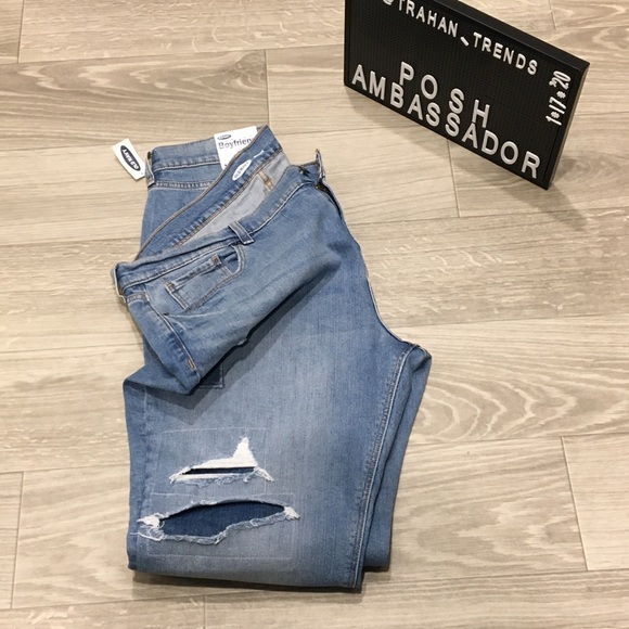 Old Navy Denim - 🆕 Old Navy Distresses Boyfriend Jeans